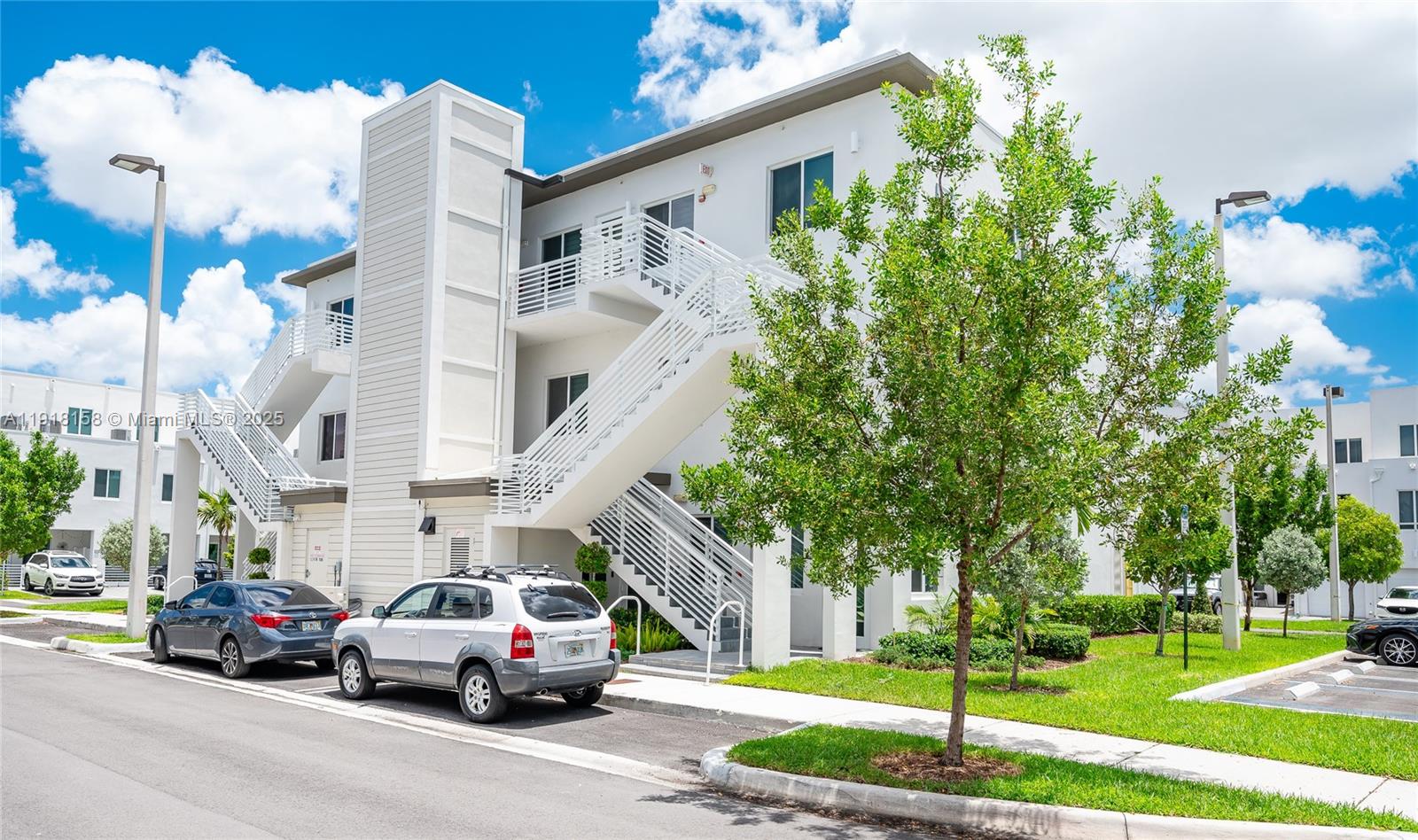 LANDMARK AT DORAL CONDO N - Residential