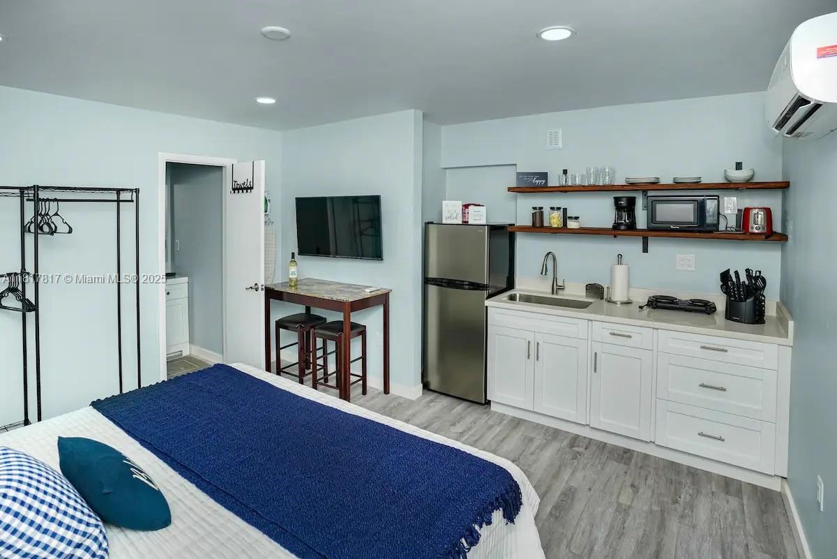 1647 Nw 29th Ave 4, Miami, Broward County, Florida - 1 Bedrooms  
1 Bathrooms - 
