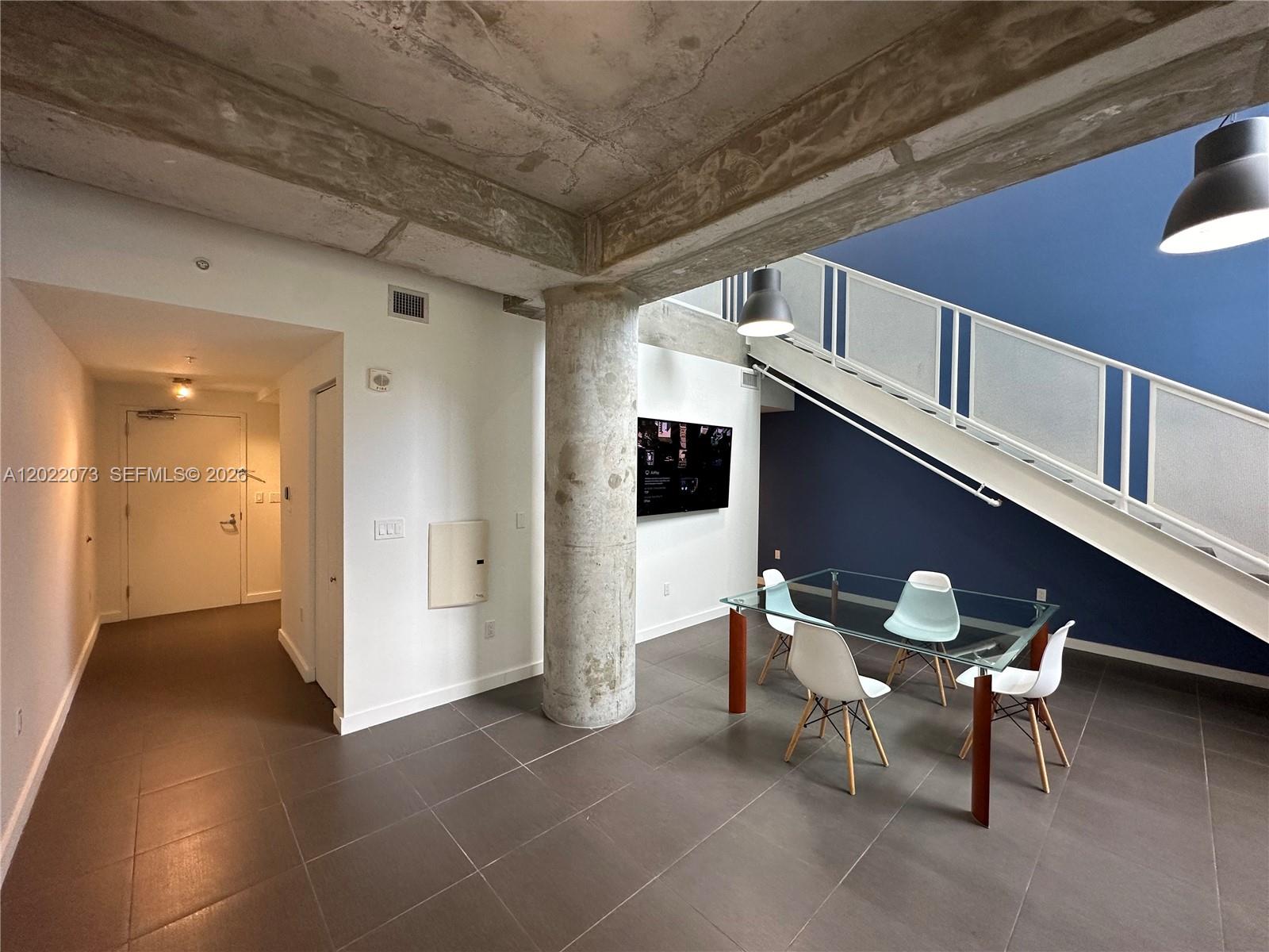 MIDBLOCK MIAMI CONDO - Residential