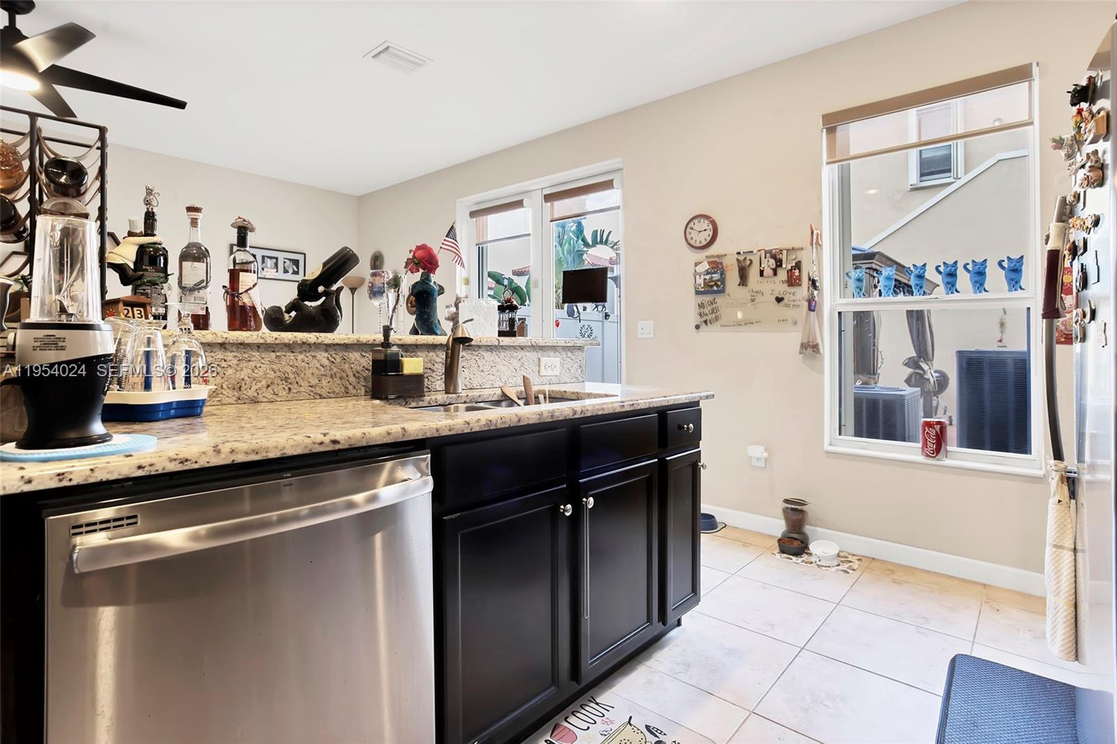 KENDALL COMMONS TOWNHOMES - Residential