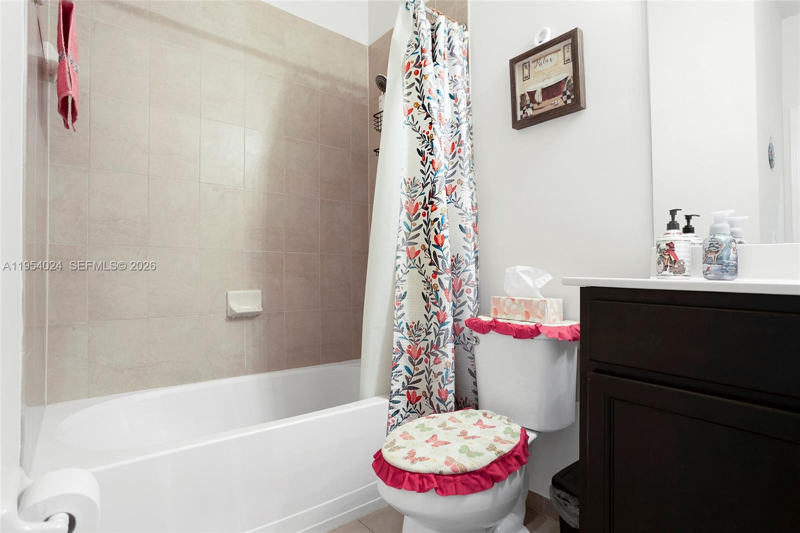 KENDALL COMMONS TOWNHOMES - Residential