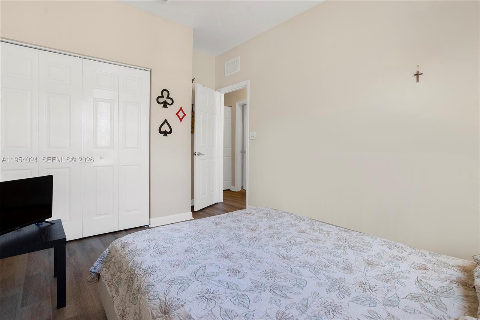 KENDALL COMMONS TOWNHOMES - Residential