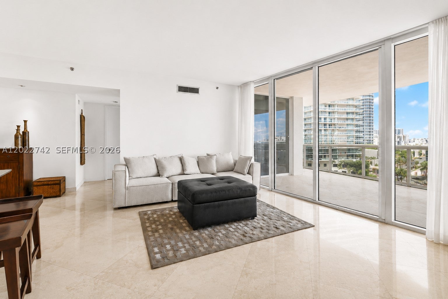 400 Alton Rd 907