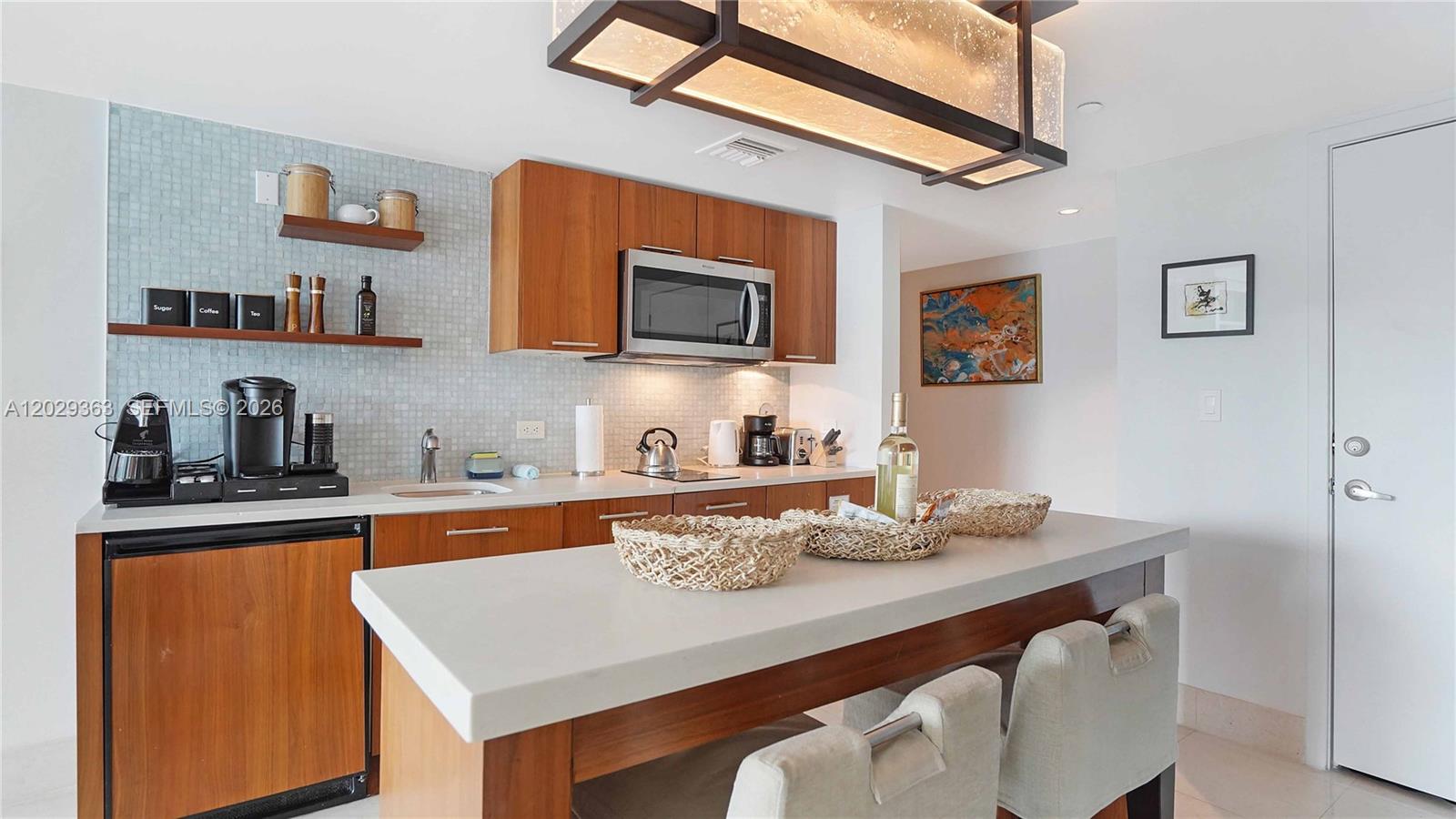 6801 Collins Ave 315