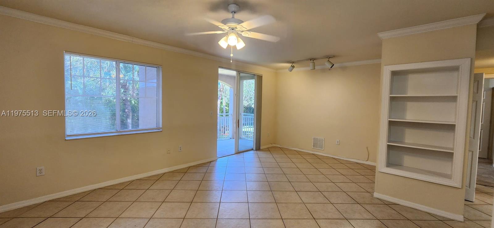 VILLAS AT EMERALD DUNES C - Residential Lease