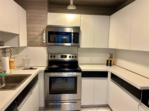Tiny photo for 100 bayview Dr #1503, Sunny Isles Beach, FL 33160 (MLS # A12004757)