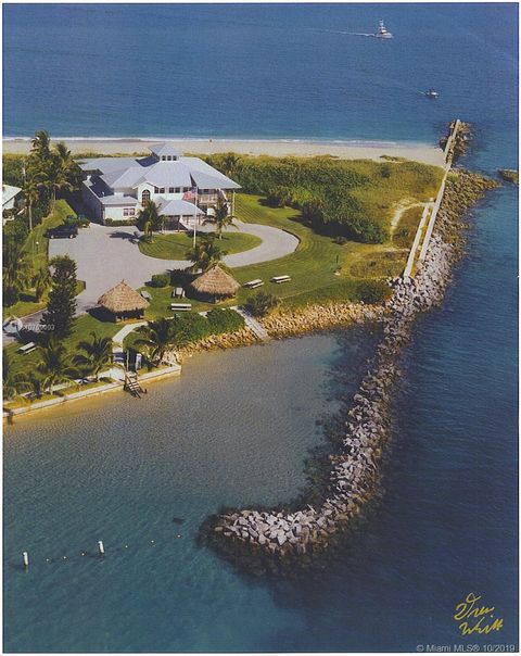 A home in Jupiter Inlet Colony