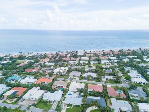 A home in Jupiter Inlet Colony