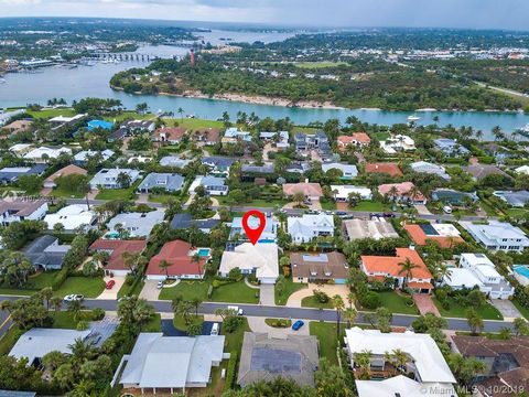 A home in Jupiter Inlet Colony