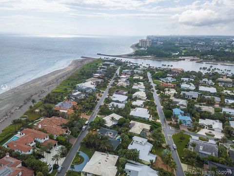 A home in Jupiter Inlet Colony