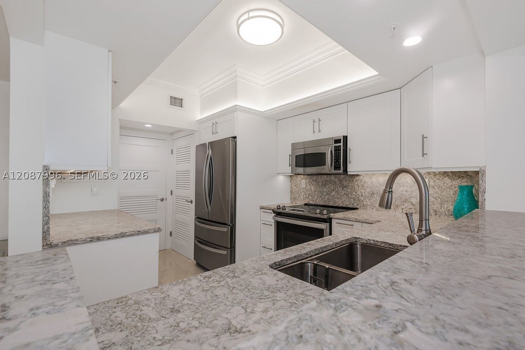 Photo of 3020 NE 32nd Ave #1401, Fort Lauderdale, FL 33308 (MLS # A12087996)