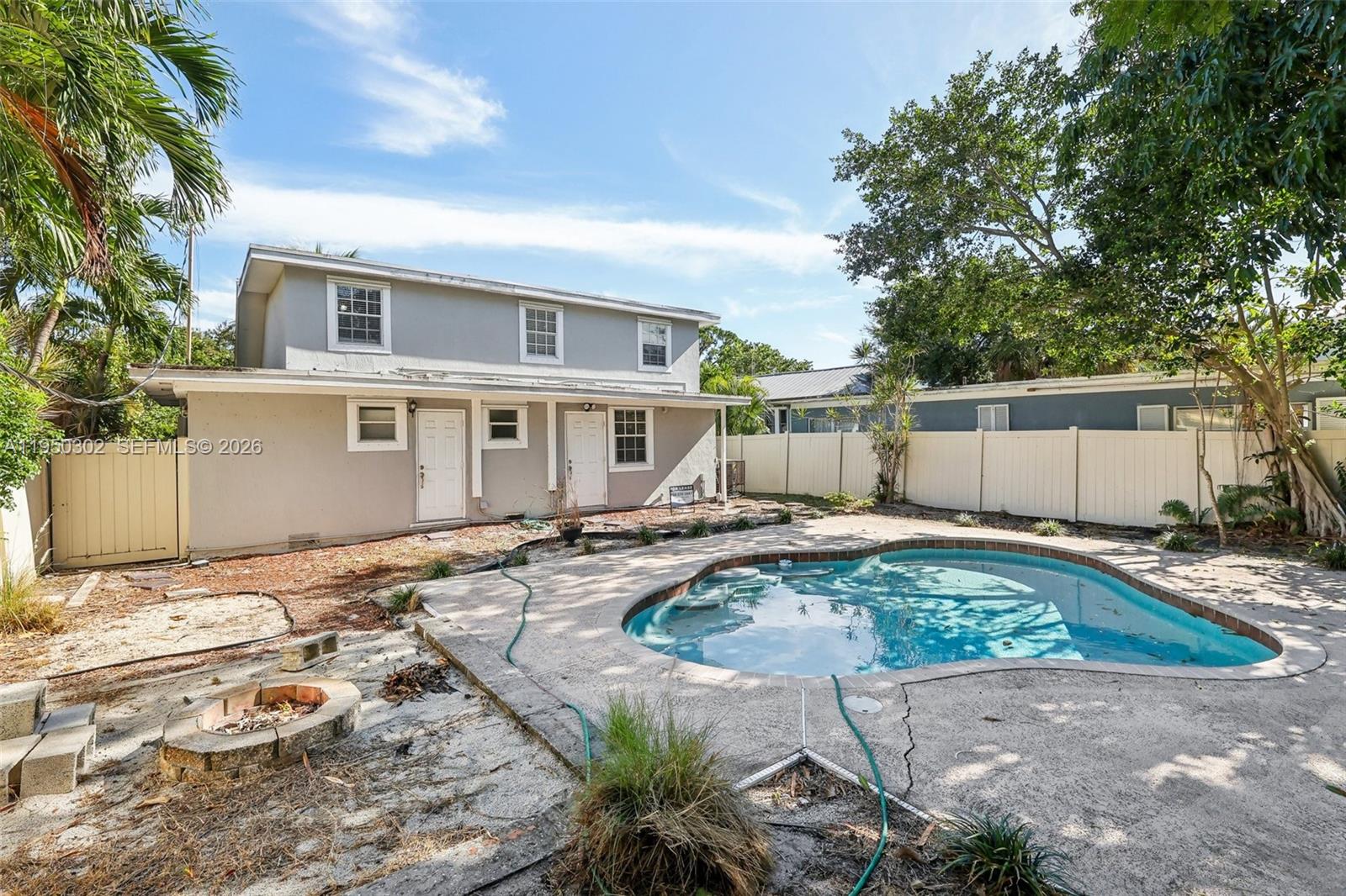 LAKE WORTH TOWN OF - Residential