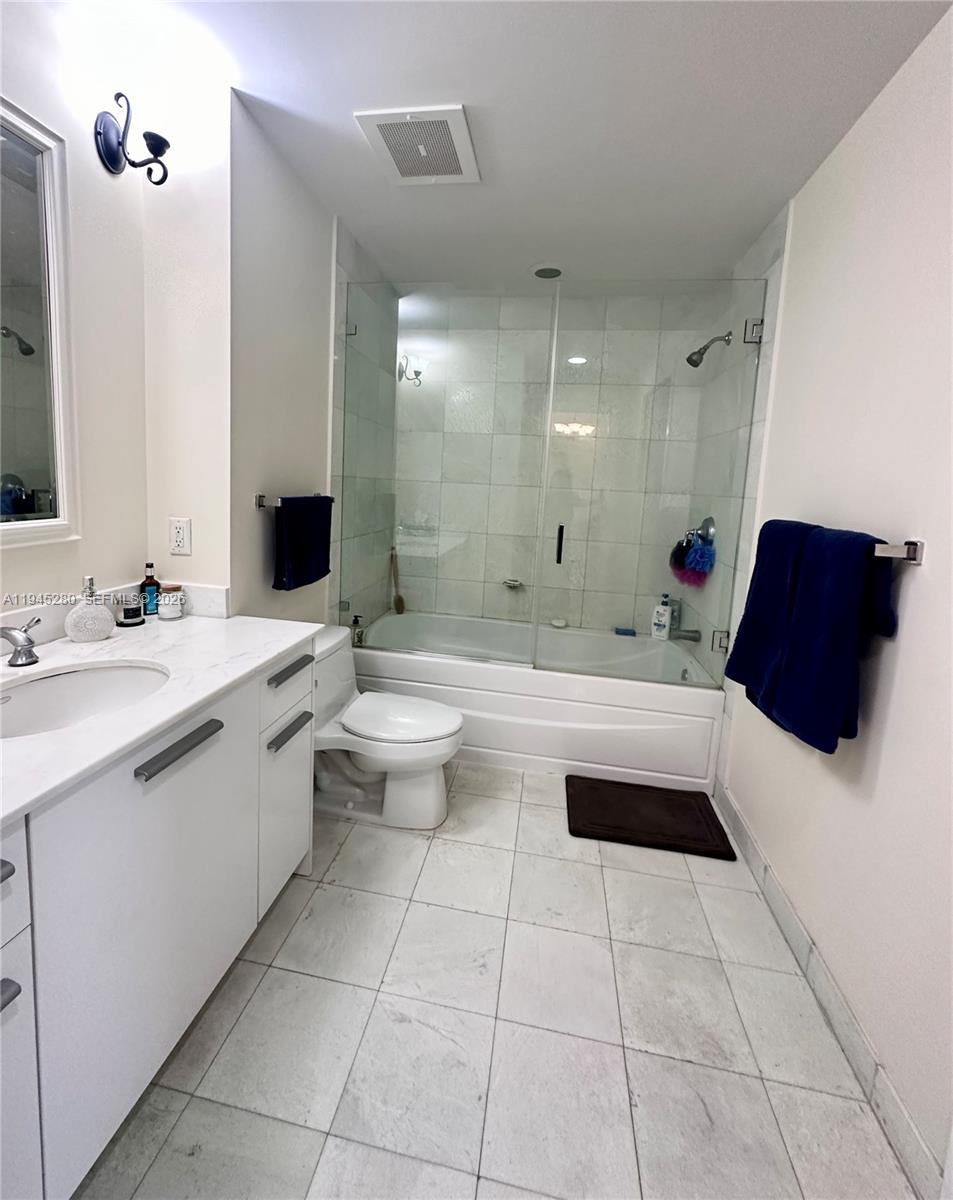 1060 Brickell Ave 2415