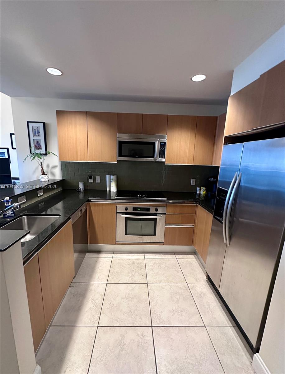 1060 Brickell Ave 2415