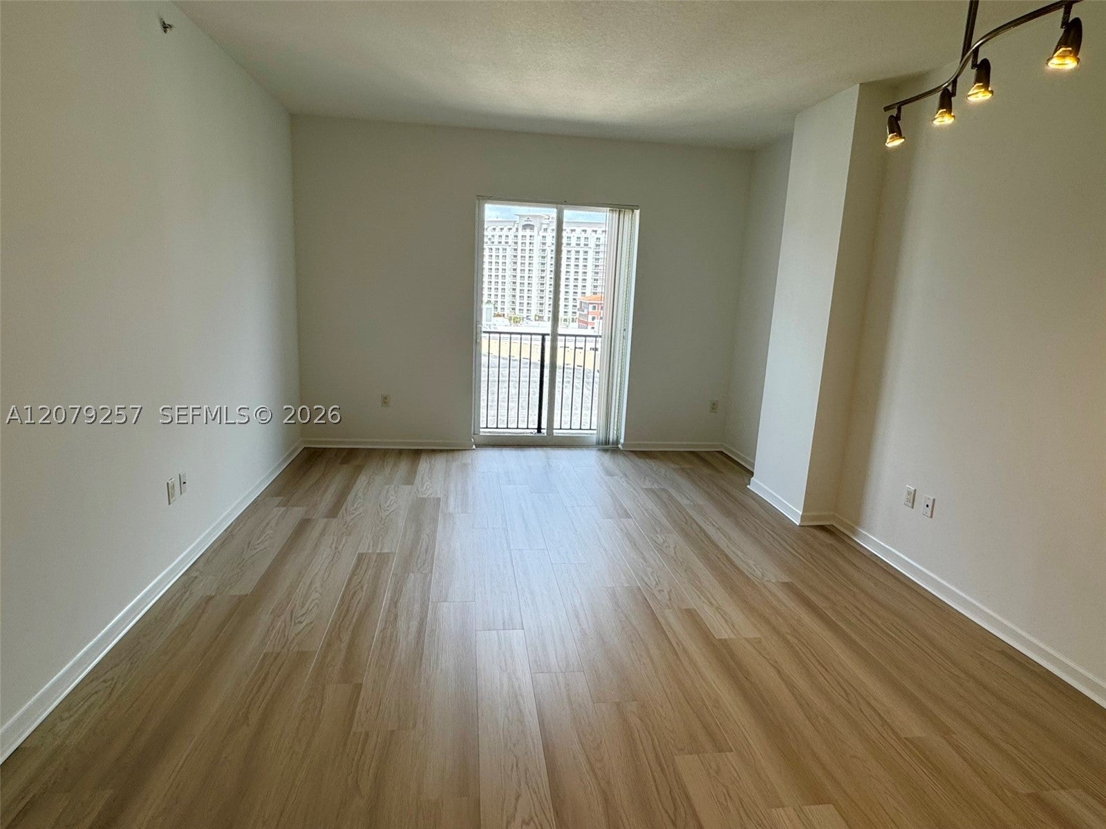 10 Aragon Ave 1008
