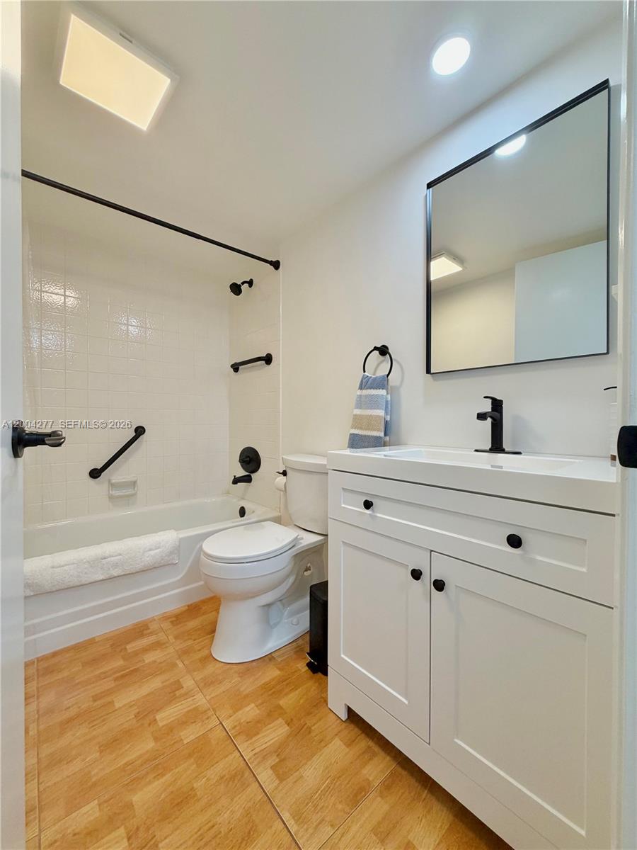 BAHAMA VILLAGE CONDO - Residential Lease