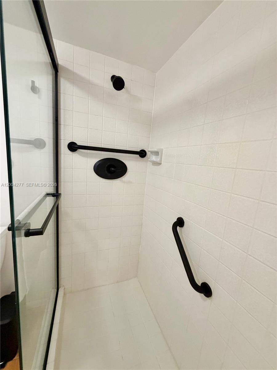 BAHAMA VILLAGE CONDO - Residential Lease