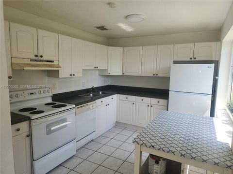 Tiny photo for 2513 Lincoln St, Hollywood, FL 33020 (MLS # A12006065)