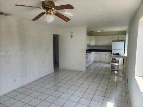 Tiny photo for 2513 Lincoln St, Hollywood, FL 33020 (MLS # A12006065)