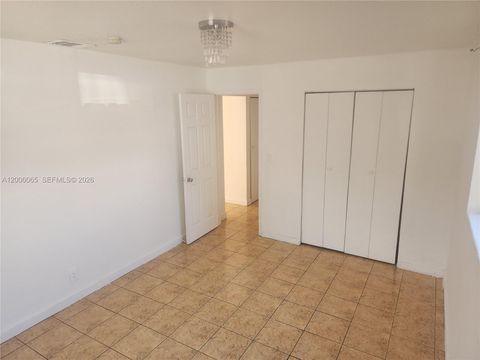 Tiny photo for 2513 Lincoln St, Hollywood, FL 33020 (MLS # A12006065)