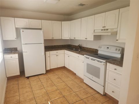 Tiny photo for 2513 Lincoln St, Hollywood, FL 33020 (MLS # A12006065)