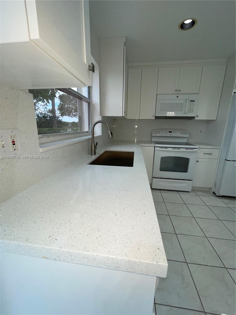 SILVER LAKES PHASE III - Residential