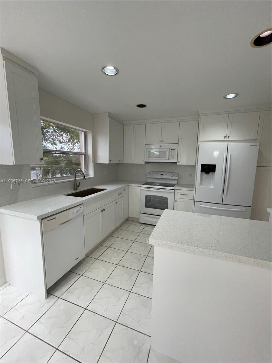 SILVER LAKES PHASE III - Residential