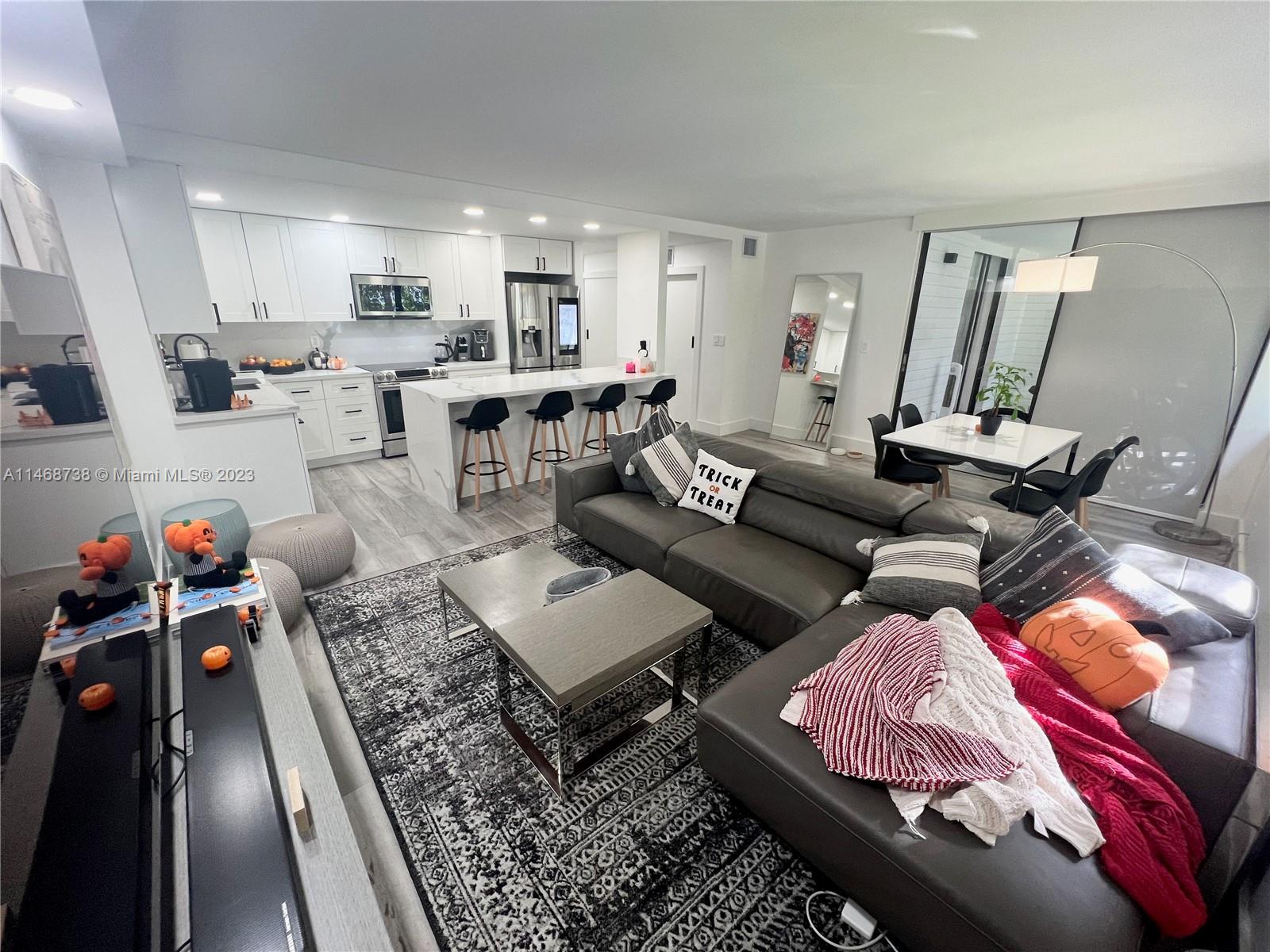 VILLA DORADA CONDO NO 2 - Residential