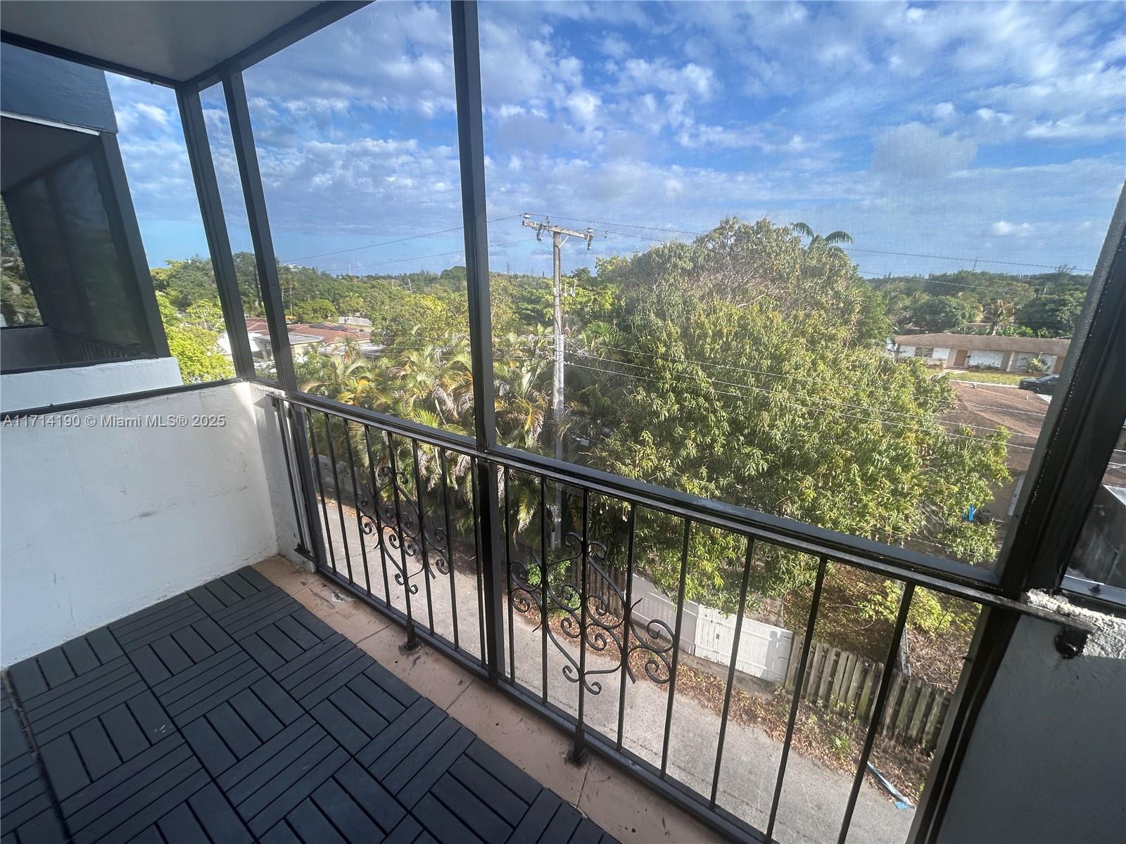 1230 Ne 139th St 407, North Miami, Miami-Dade County, Florida - 1 Bedrooms  
1 Bathrooms - 