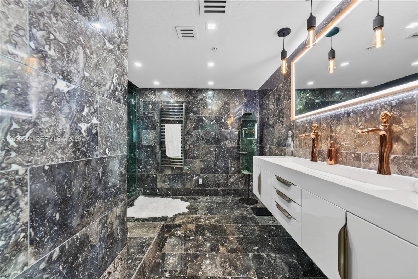 IVY CONDO - Residential Lease