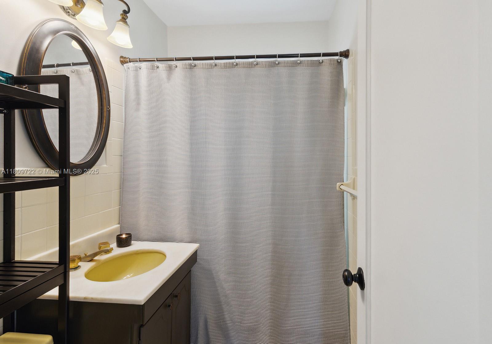 GABLES VIEW - Residential