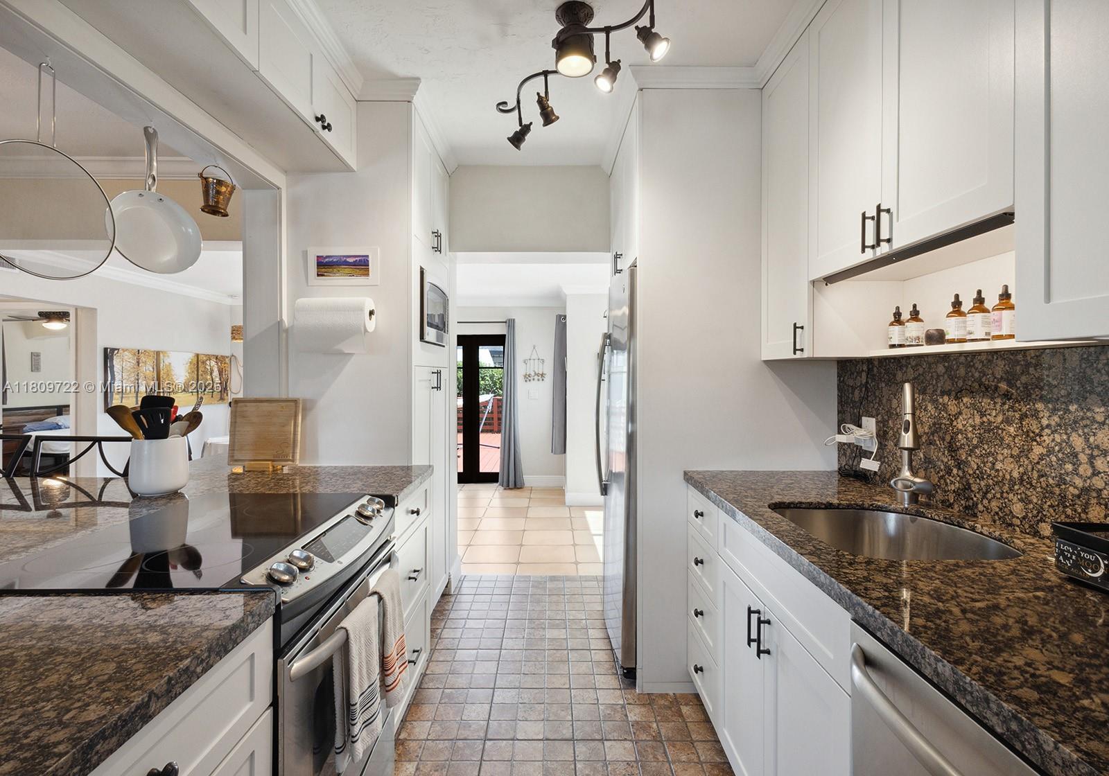 GABLES VIEW - Residential