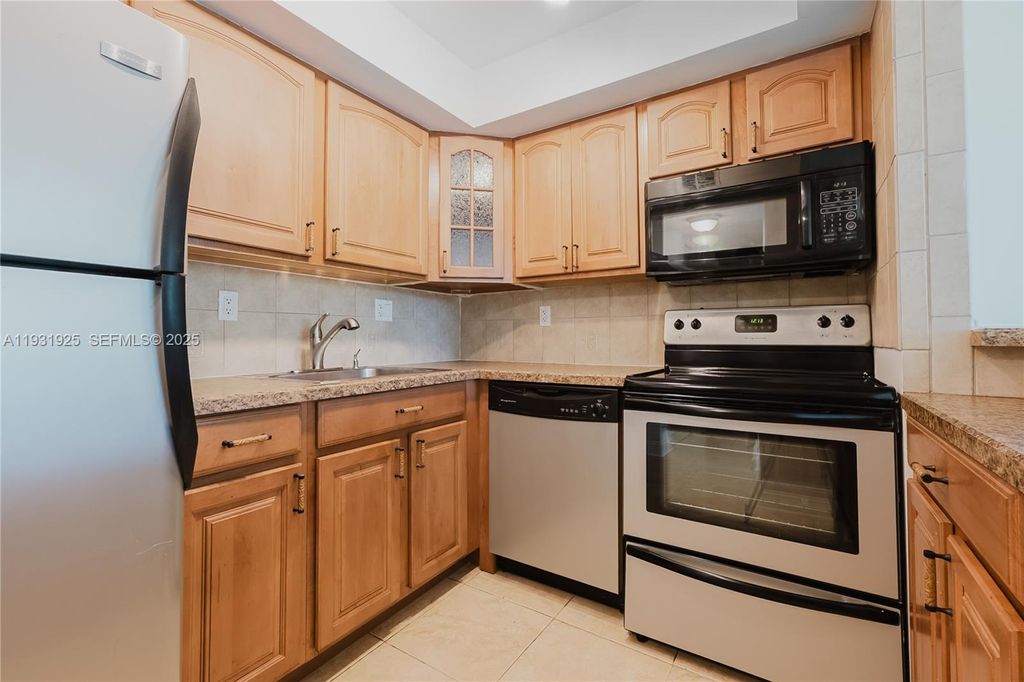 Photo of 1421 S Ocean Blvd #211, Pompano Beach, FL 33062 (MLS # A11931925)