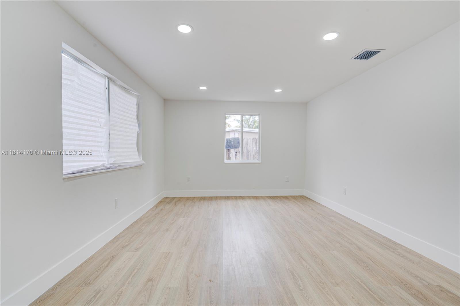 SUN LAND PARK - Residential