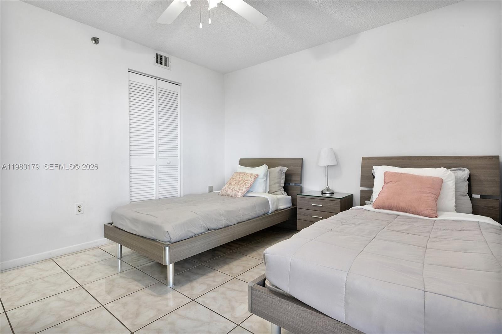 LE FRONTENAC CONDO - Residential