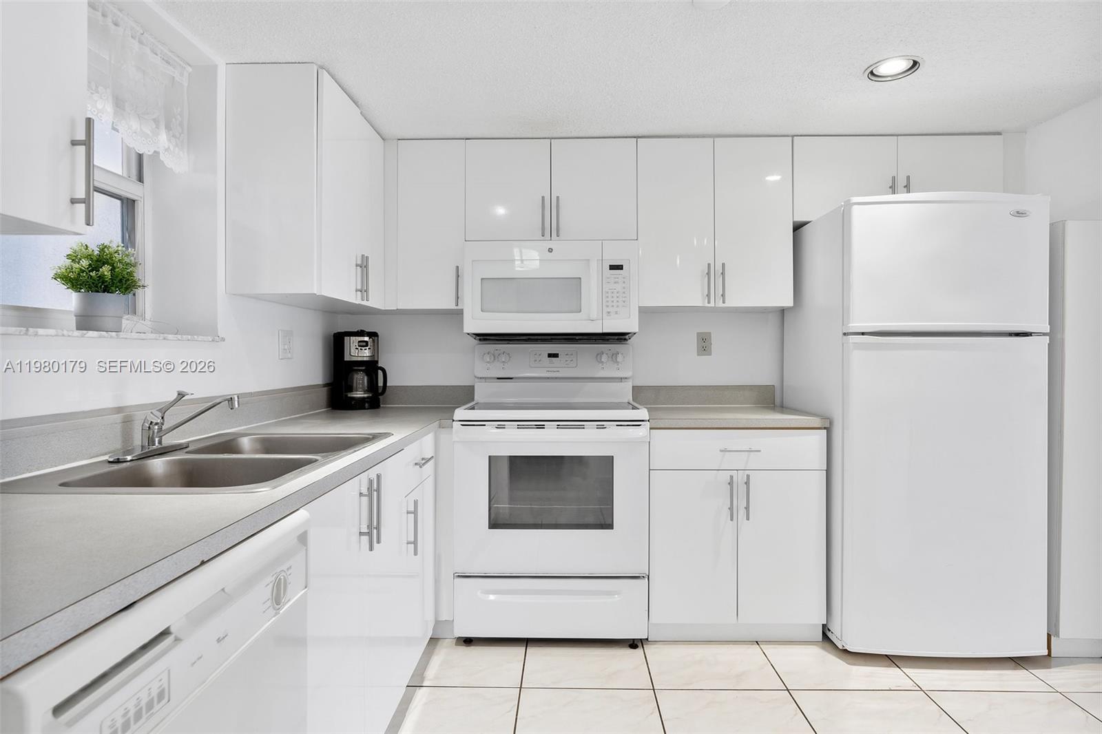 LE FRONTENAC CONDO - Residential