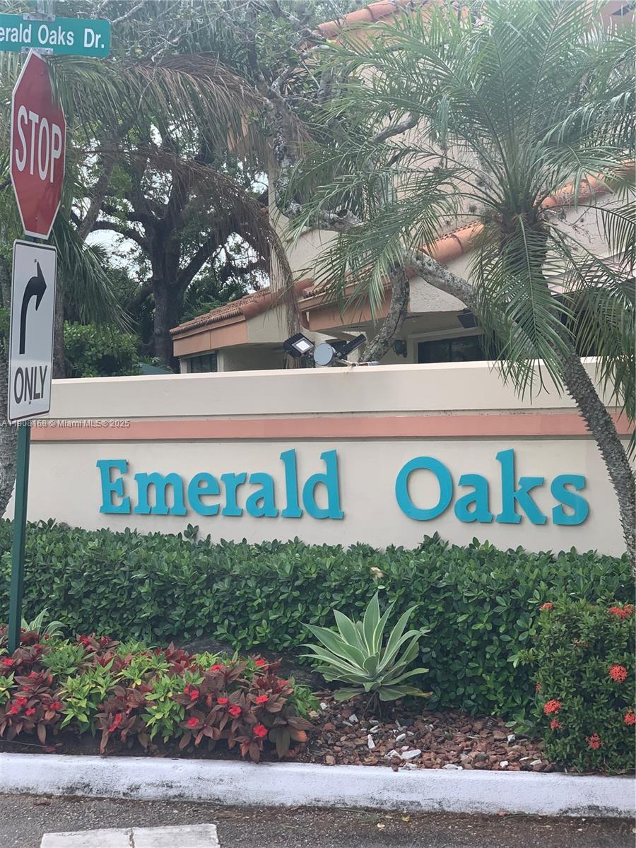 EMERALD OAKS 8 CONDO - Residential