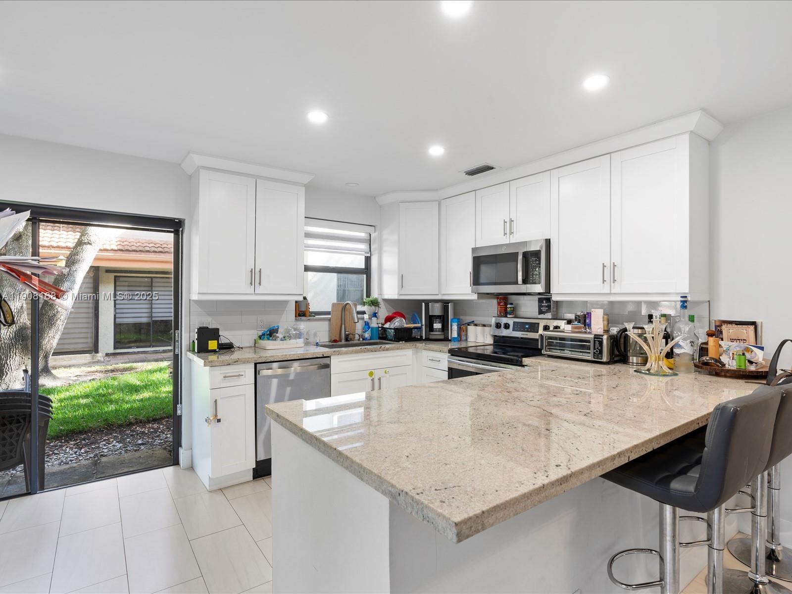 EMERALD OAKS 8 CONDO - Residential