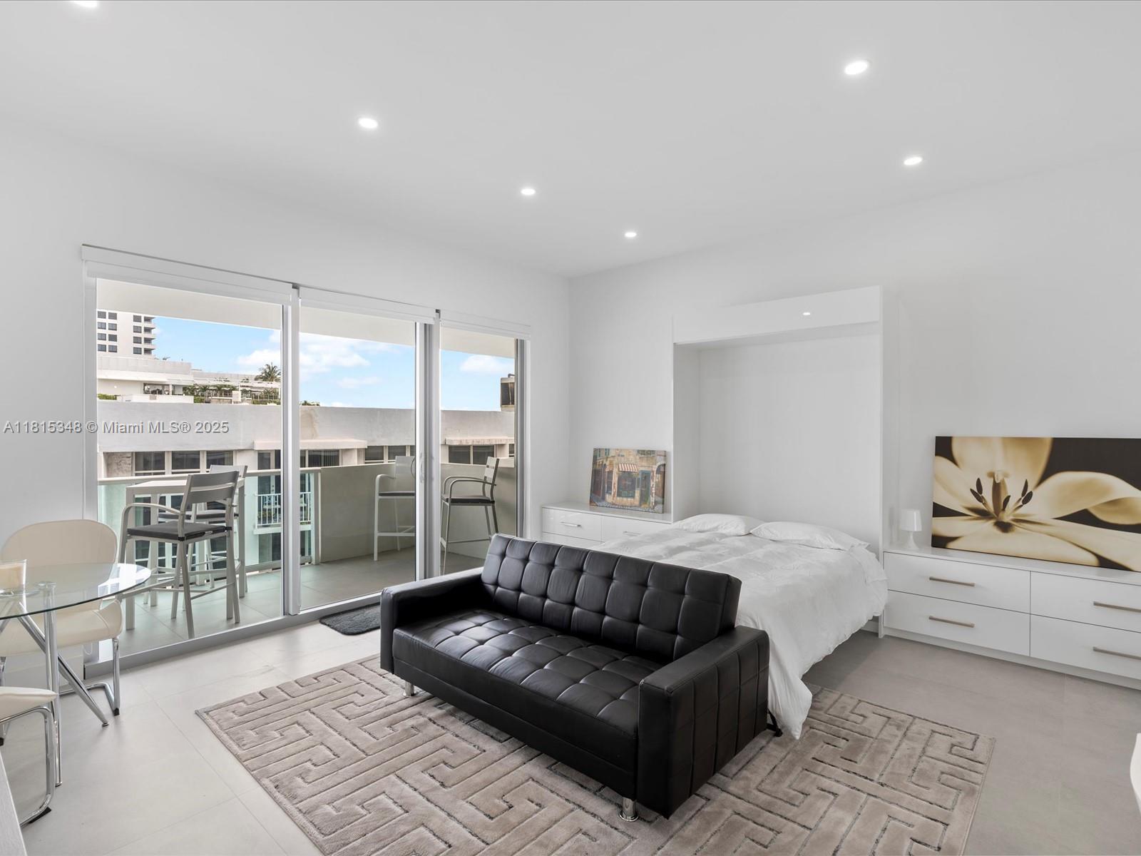 MIRADOR 1200 CONDO - Residential