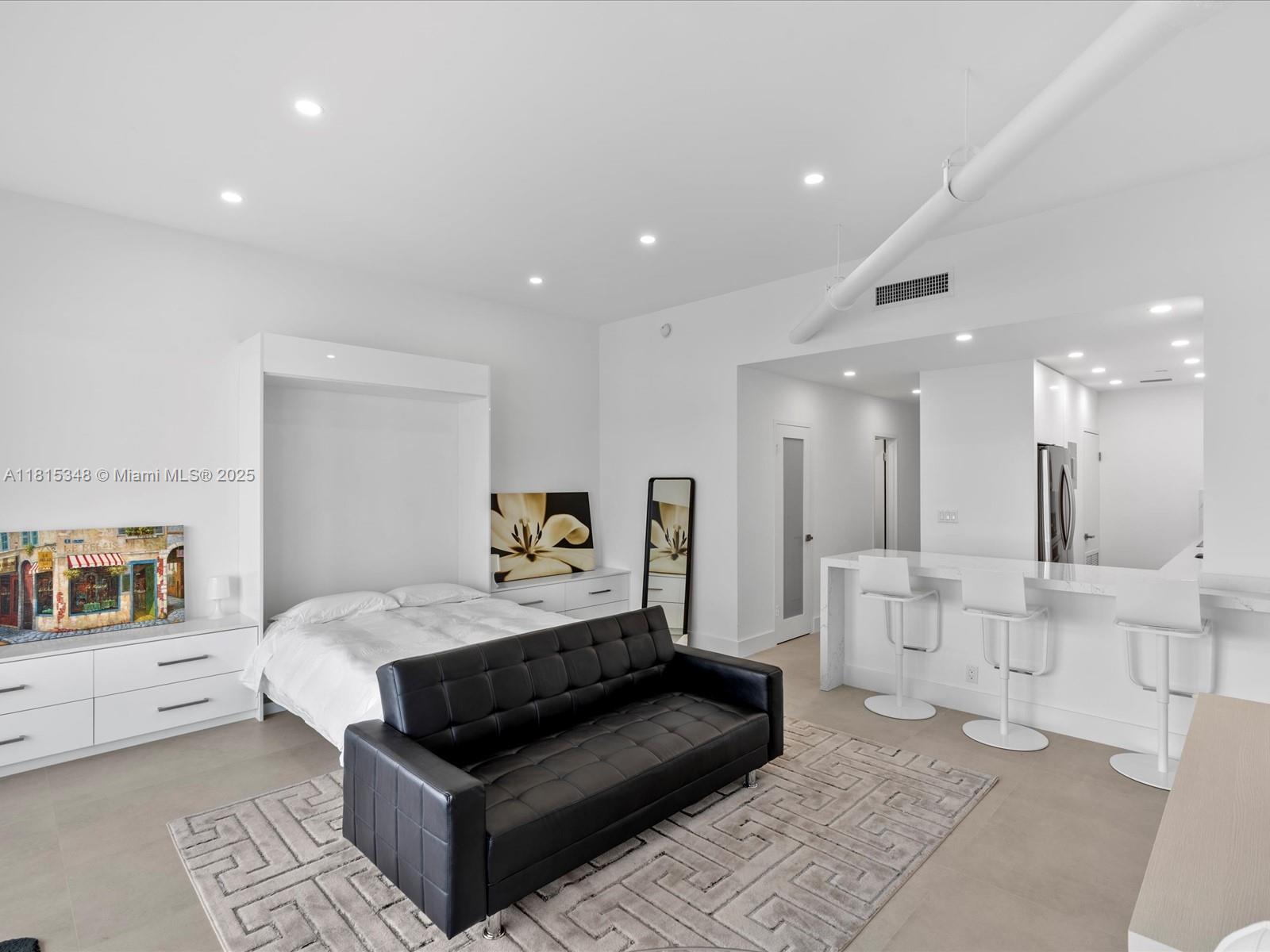 MIRADOR 1200 CONDO - Residential