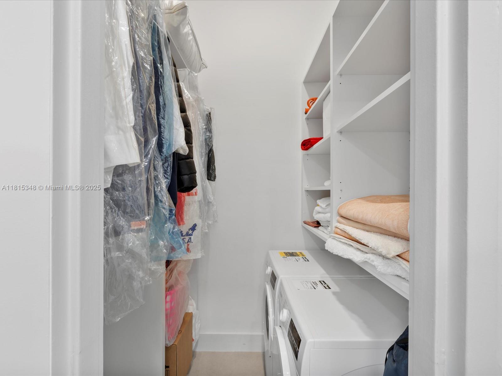 MIRADOR 1200 CONDO - Residential