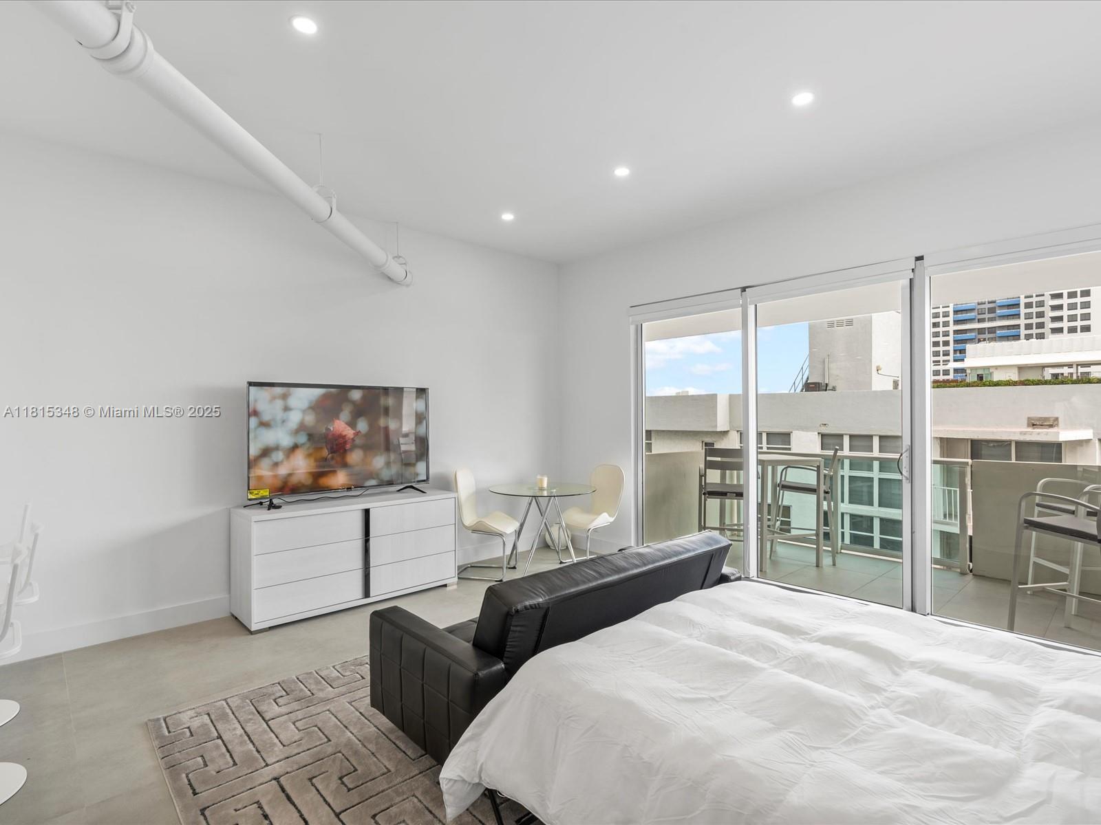 MIRADOR 1200 CONDO - Residential