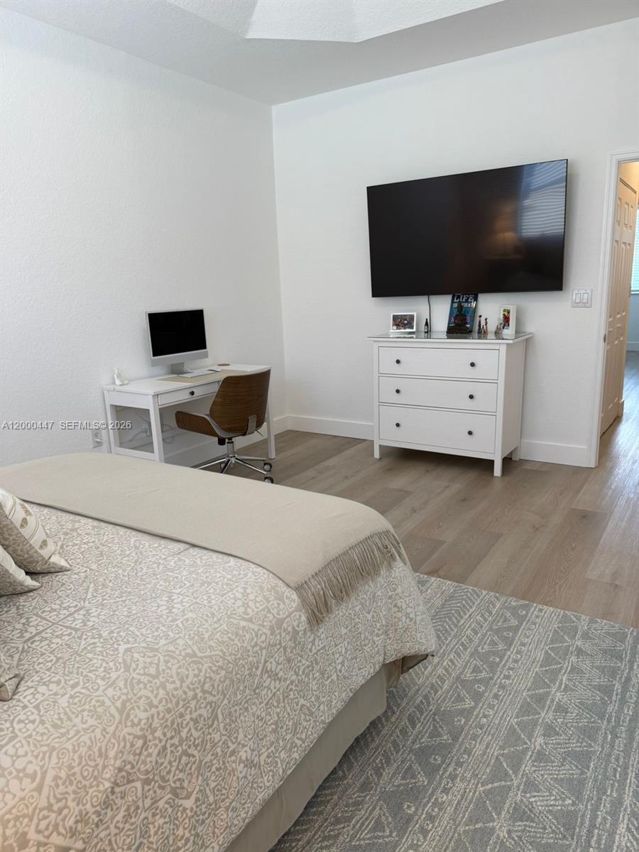 COURTS AT TUSCANY - Residential