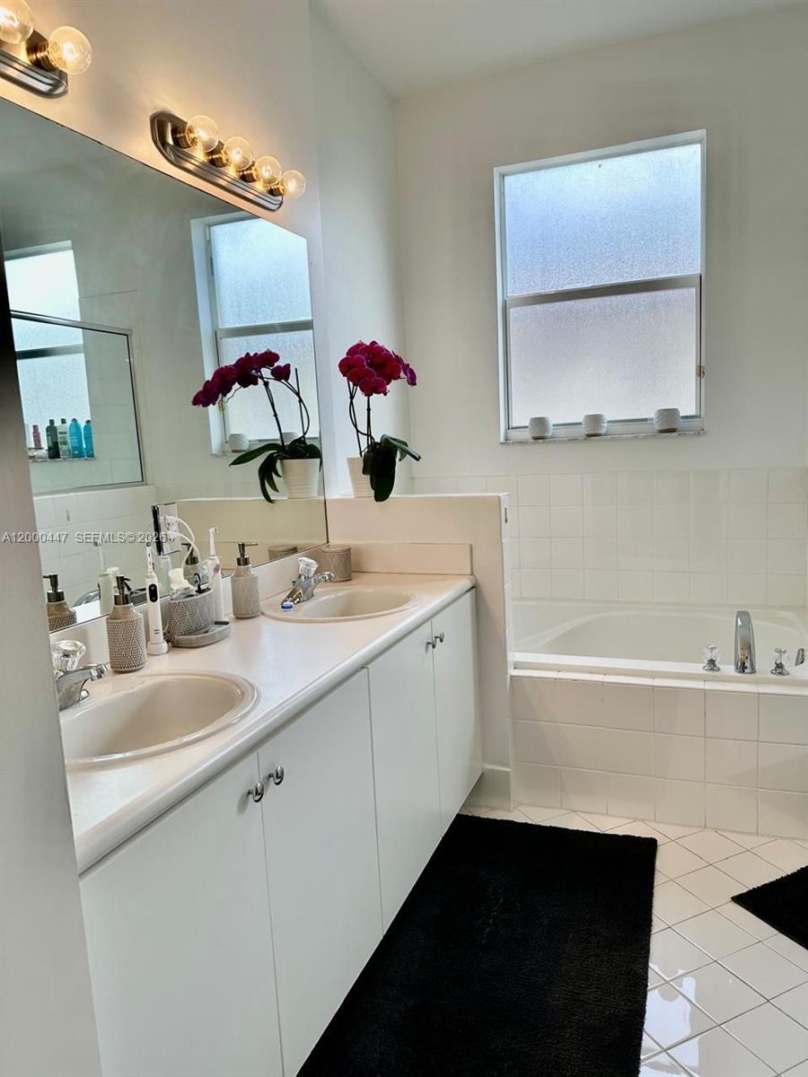 COURTS AT TUSCANY - Residential