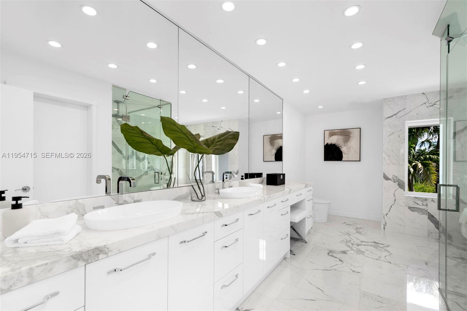 SUNRISE HARBOUR REV PL - Residential