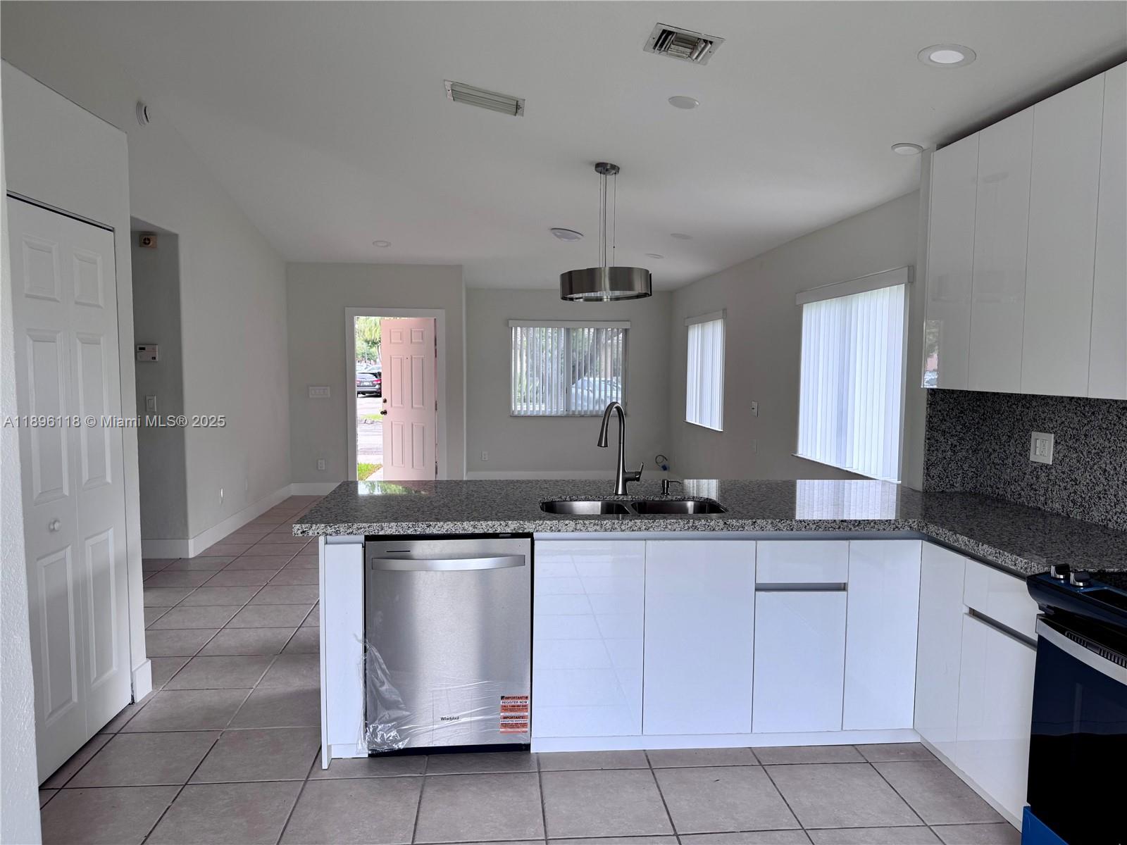 CHAPEL TRAIL II - Residential Lease