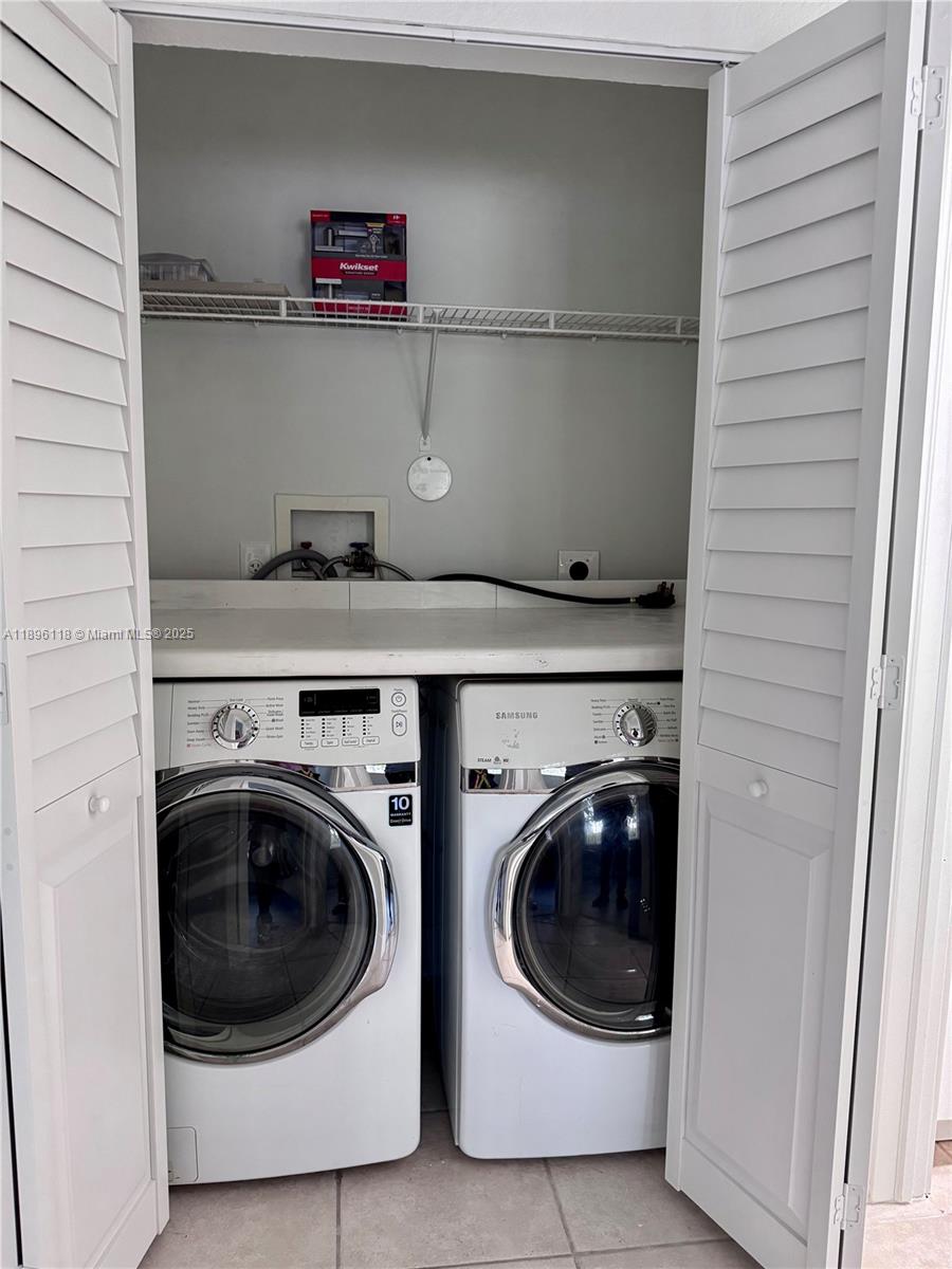 CHAPEL TRAIL II - Residential Lease