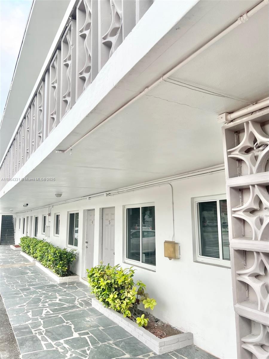 1st Floor corner unit with side patio. 1st and security to move in (2x rent). Fully remodeled and move-in ready. Rent includes parking, water/sewer, trash, landscaping, and pest control. Please TEXT the owner/agent for showing instructions.