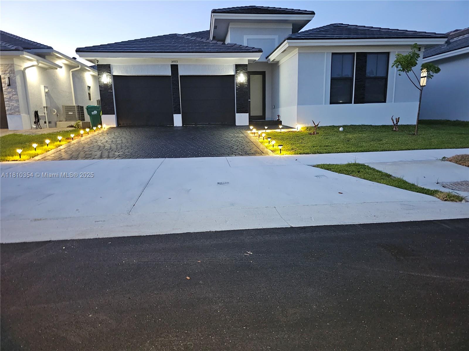 14573 Sw 23rd Ter, Miami, Broward County, Florida - 4 Bedrooms  
4 Bathrooms - 