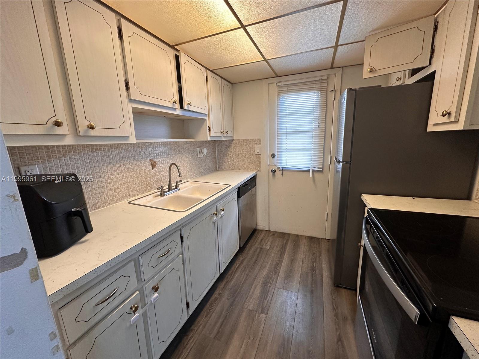 12590 CORONADO TOWERS CON - Residential